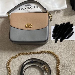 Coach Cassie 19 in Taupe and Granite